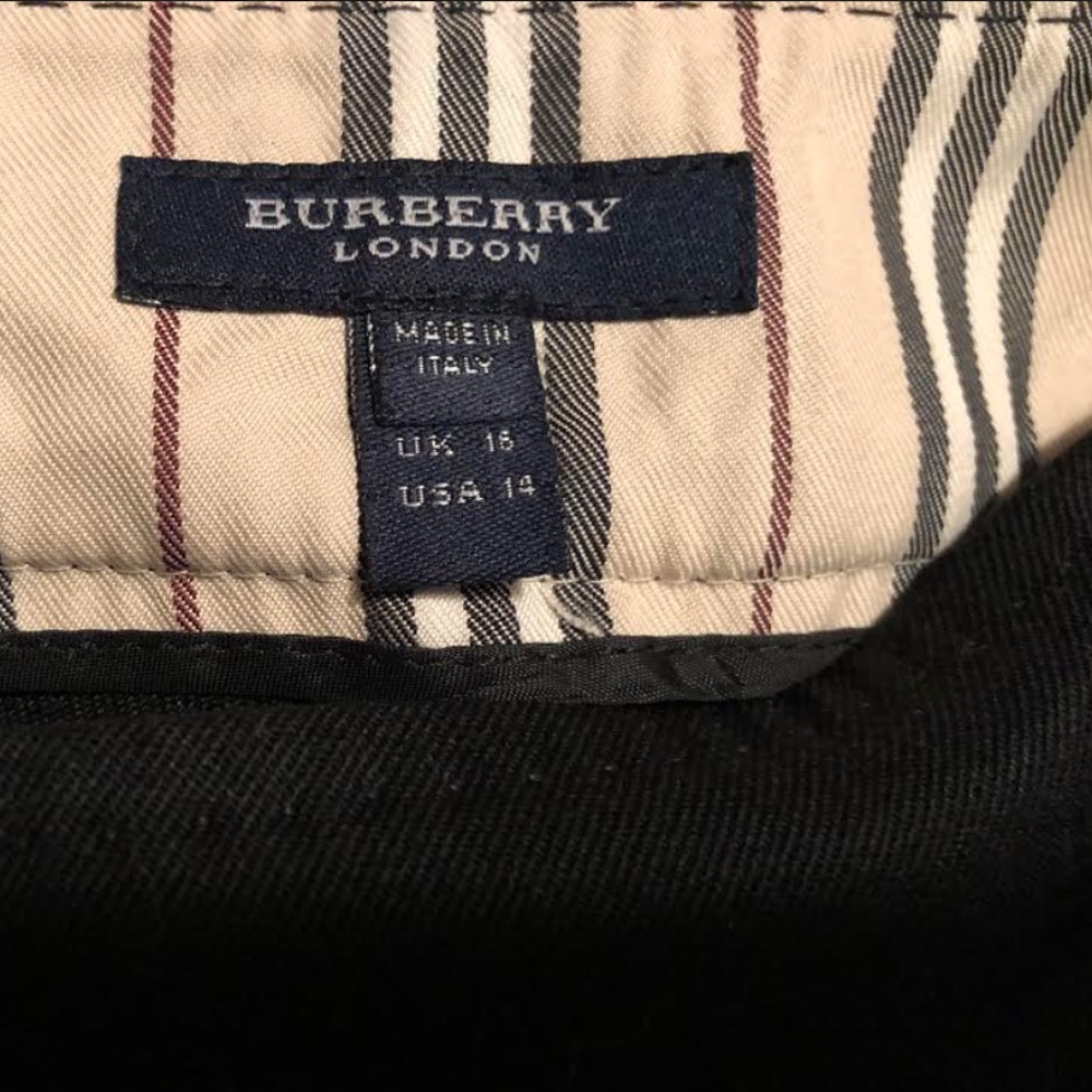 Burberry black dress pants with Botton detail - Picture 4 of 4